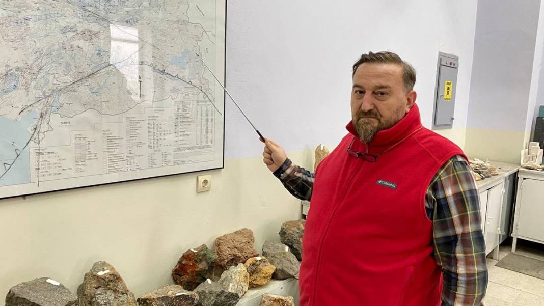 Bu ilçenin zemini kötü, küçük bir artçı depremde bile yıkılabilir! Prof. Dr. Orhan Kavak'tan korkutan uyarı 4